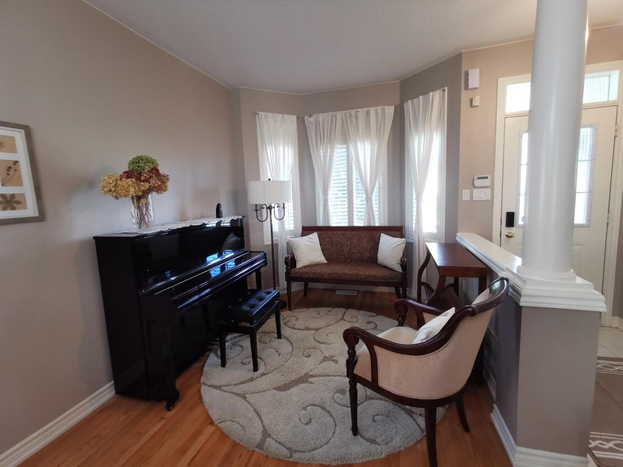 4 Bedroom 3 Washroom Charming Home In Markham With Warm Cozy Vibe Екстер'єр фото