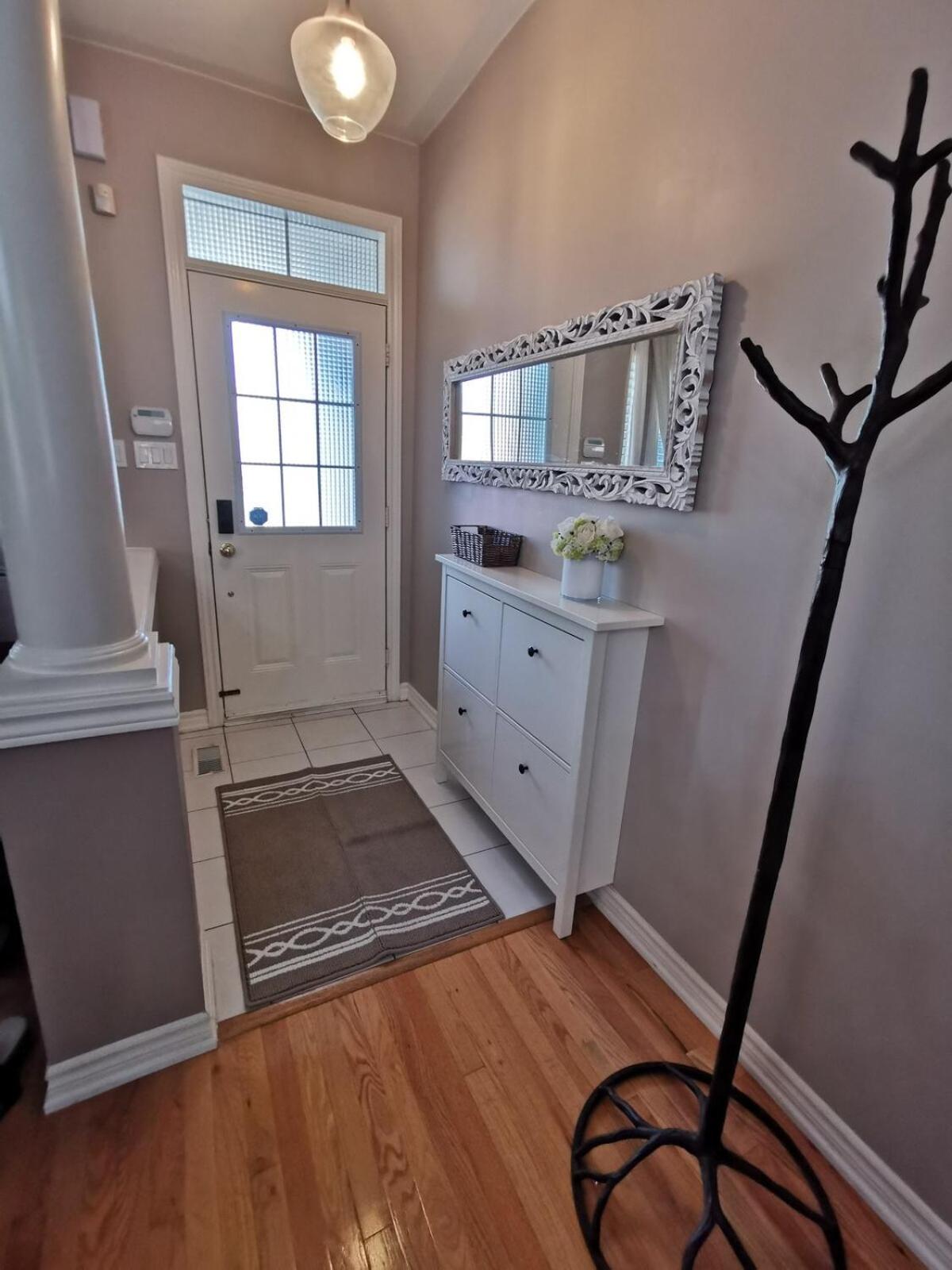 4 Bedroom 3 Washroom Charming Home In Markham With Warm Cozy Vibe Екстер'єр фото